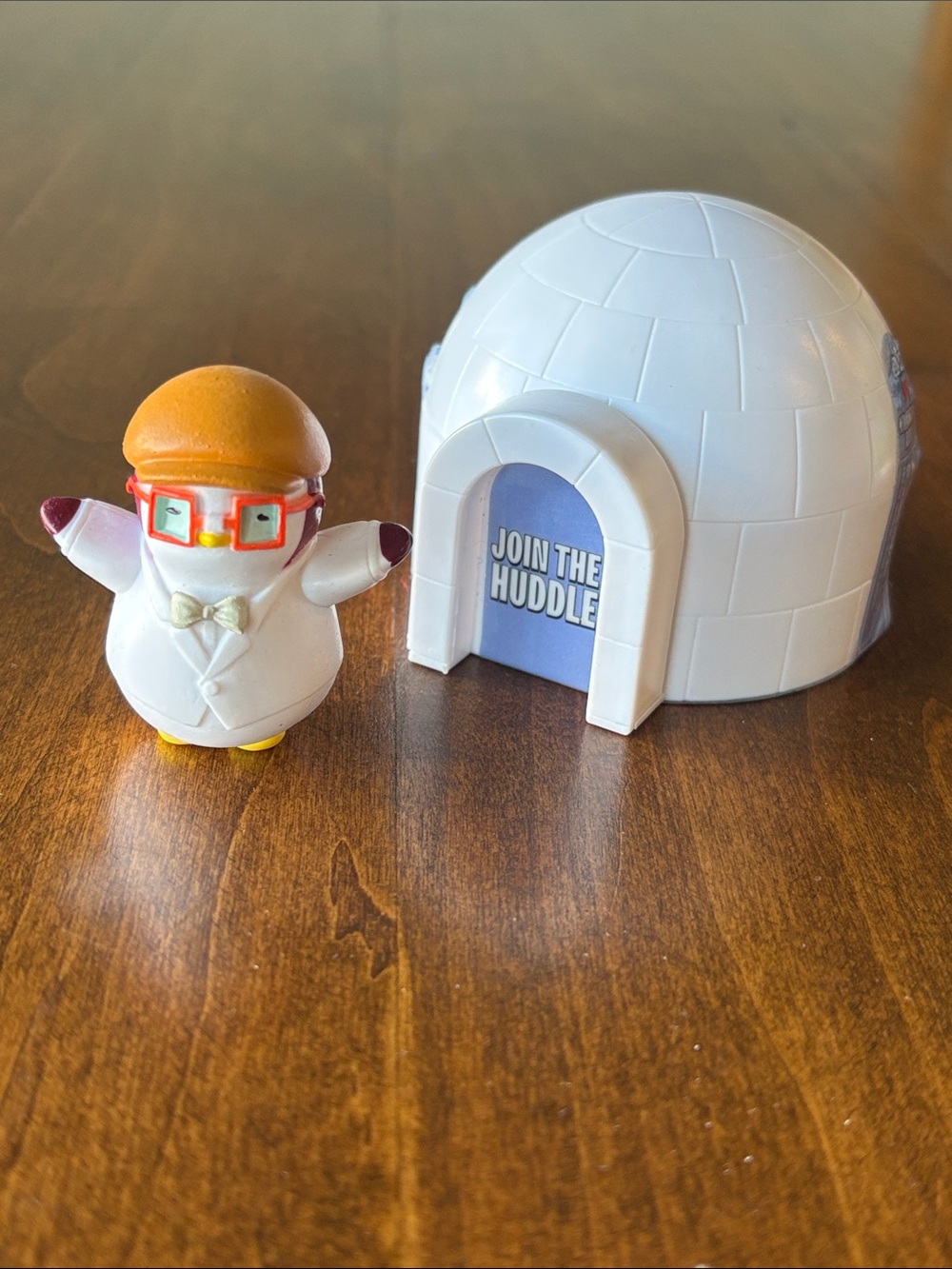 White Penguin Figure with Igloo Playset - Kids Toy